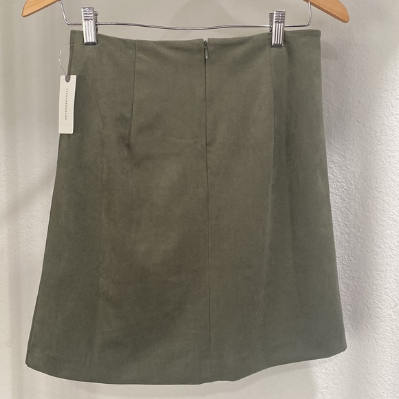 Anthropologie Suede Mini Skirt In A Moss Green - Picture 5 of 9